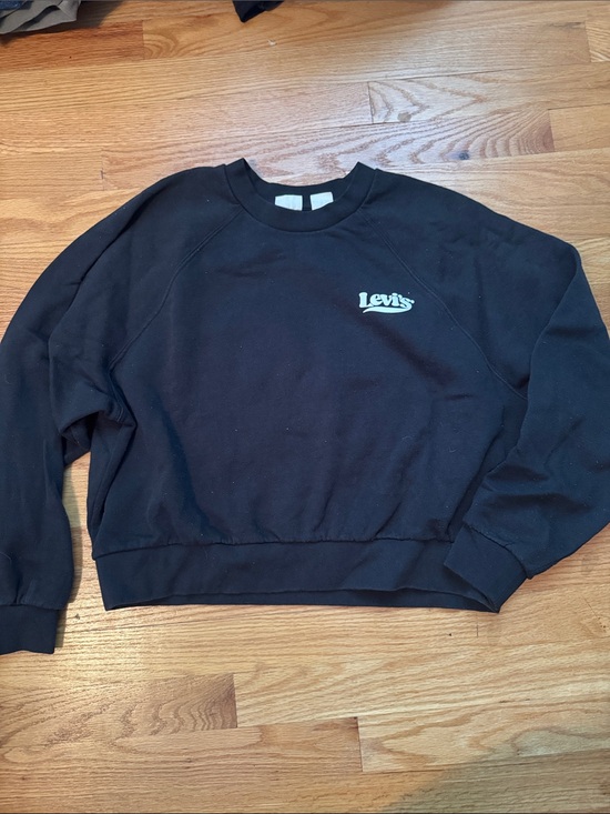 Levi's Sweaters - Levi's Black Crewneck Sweatshirt with Small Chest Logo